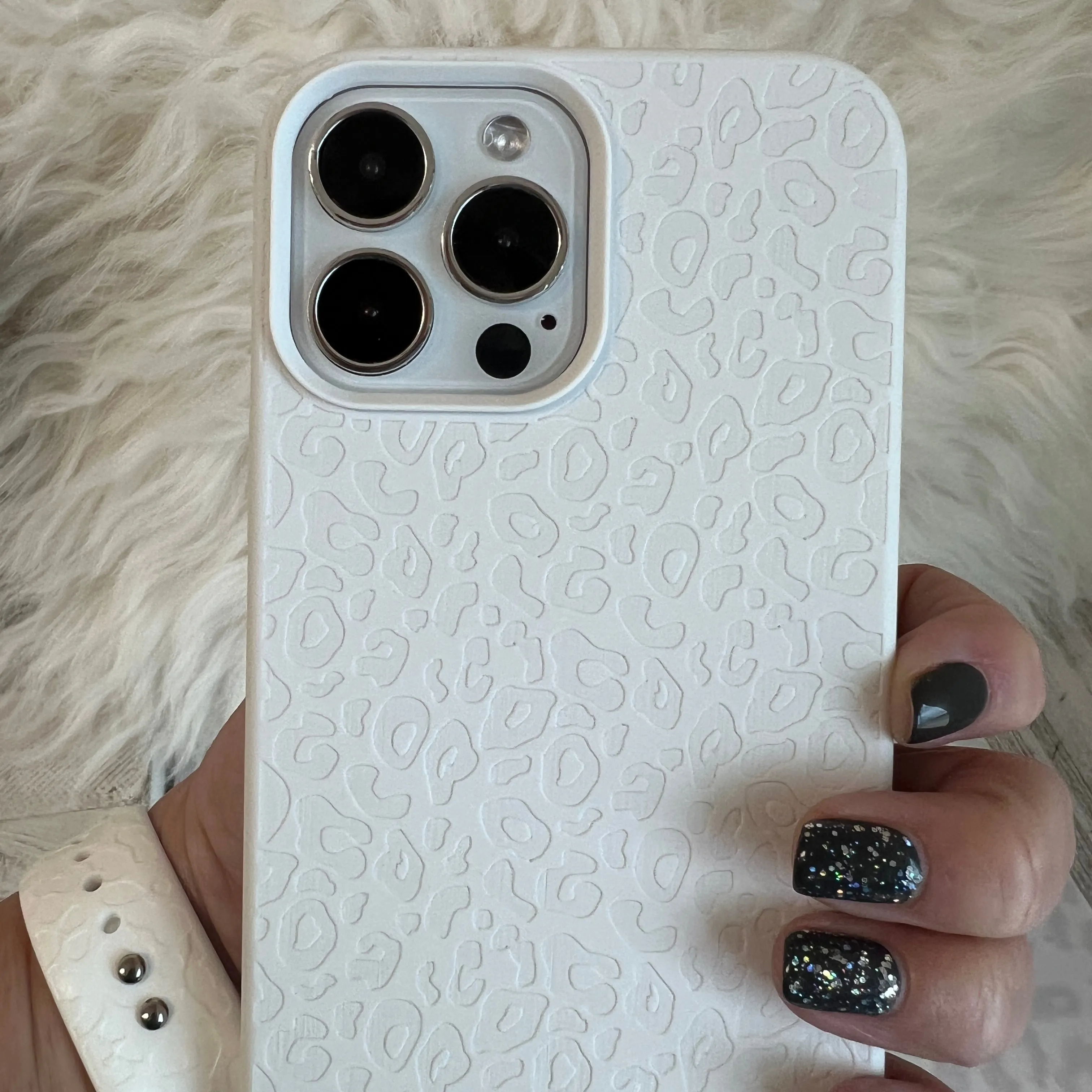 Engraved White Leopard Phone Case For iPhone