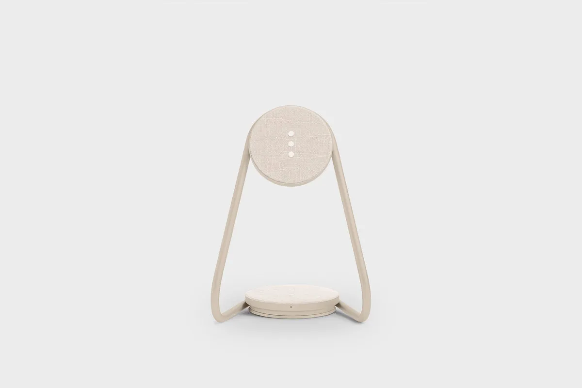 Magnetic Linen Charging Stand in Natural