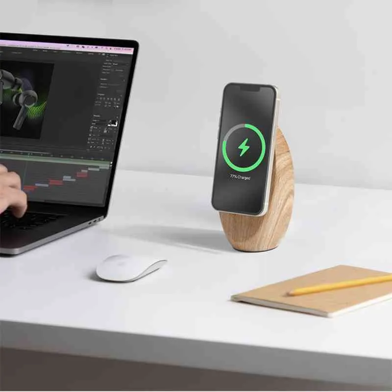 Universal Magnetic Charging Station