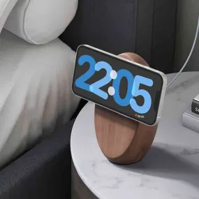 Universal Magnetic Charging Station