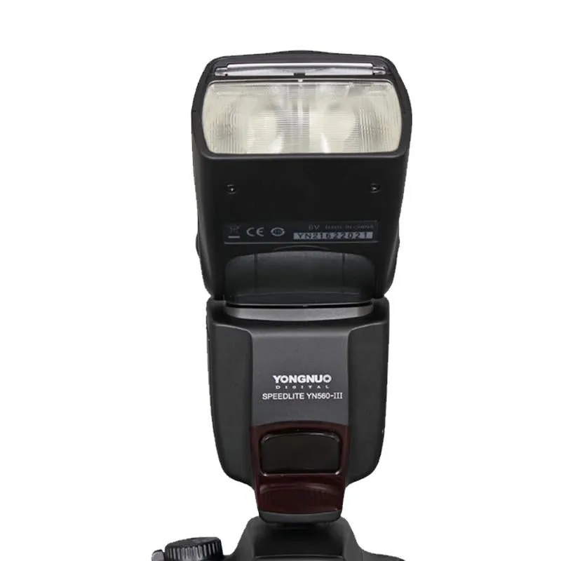 Yongnuo YN-560 III Flash Speedlite - Universal mount for Canon and Nikon